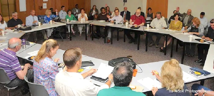 Chip Janiszewski facilitates the West Hartford Chamber of Commerce AM Connections Meeting